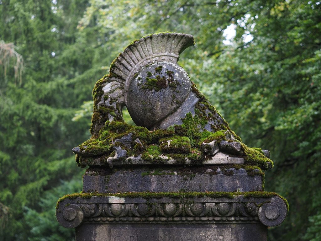 Kriegerdenkmal im Grünen