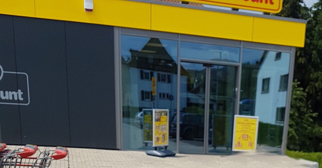 Netto-Markt, Eingangsbereich .