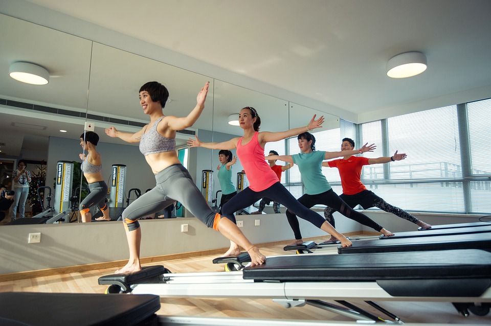 Frauen beim Sport im Studio