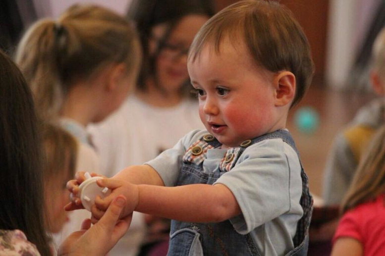 Spielende Kinder