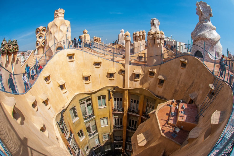 Gebäude in Barcelona vom Architekten Gaudi entworfen.