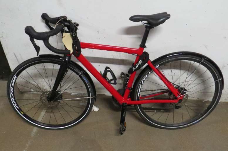 Rotes Rennrad mit Rennlenker