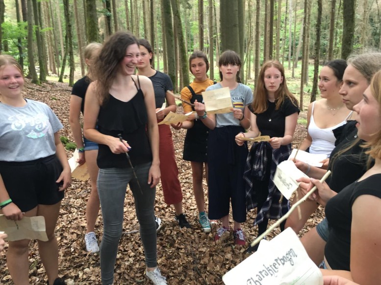 Mädels im Wald