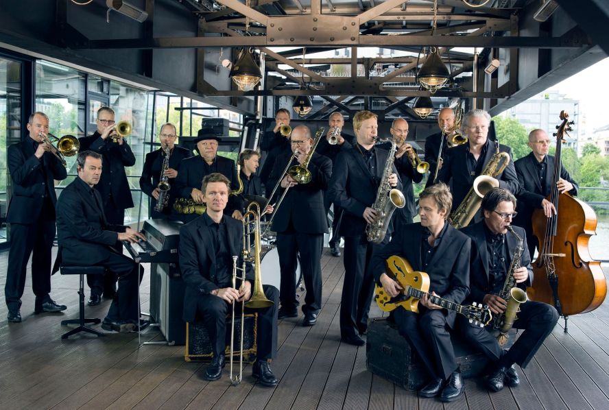Die hr Bigband - Mitglieder mit Instrumenten